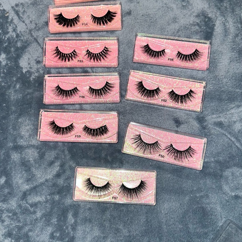 Set of 8 Pairs of Black False Eyelashes